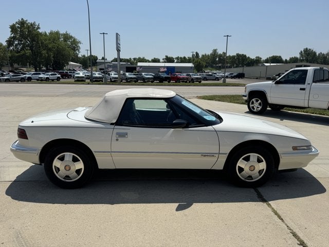 1990 Buick Reatta Base
