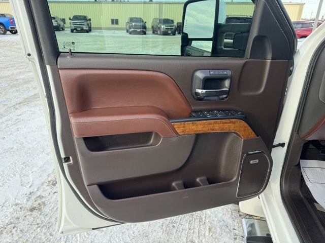 2015 Chevrolet Silverado 2500HD Built After Aug 14 High Country