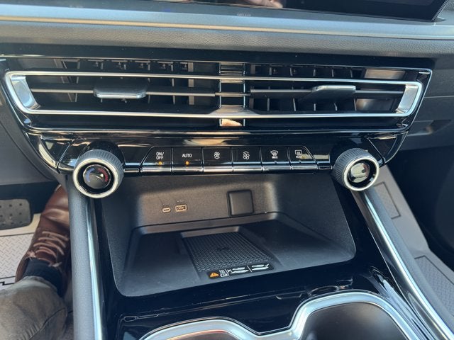 2027 Chevrolet Traverse AWD LT