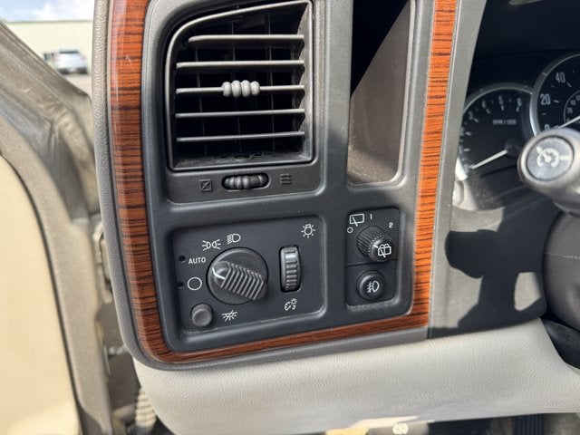 2003 Cadillac Escalade Base