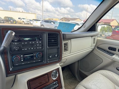 2003 Cadillac Escalade Base