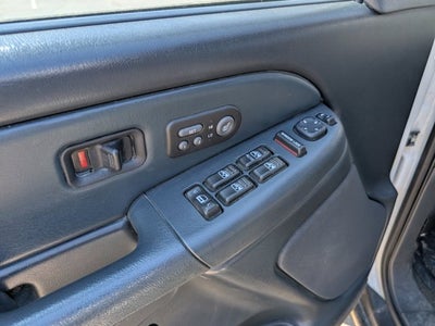 2002 Chevrolet Avalanche Base
