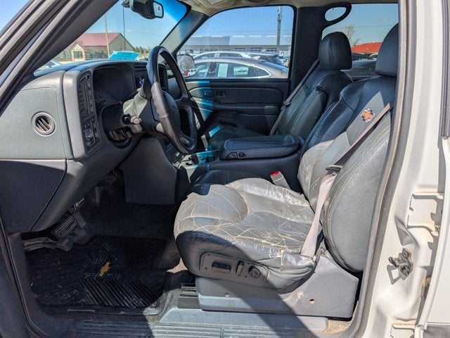 2002 Chevrolet Avalanche Base