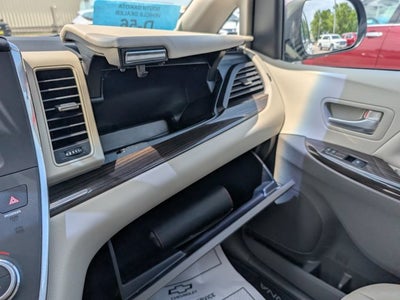 2017 Toyota Sienna XLE Auto Access Seat