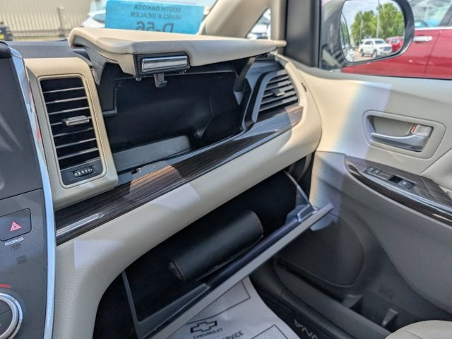 2017 Toyota Sienna XLE Auto Access Seat