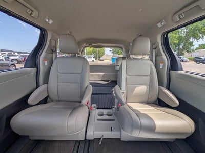 2017 Toyota Sienna XLE Auto Access Seat