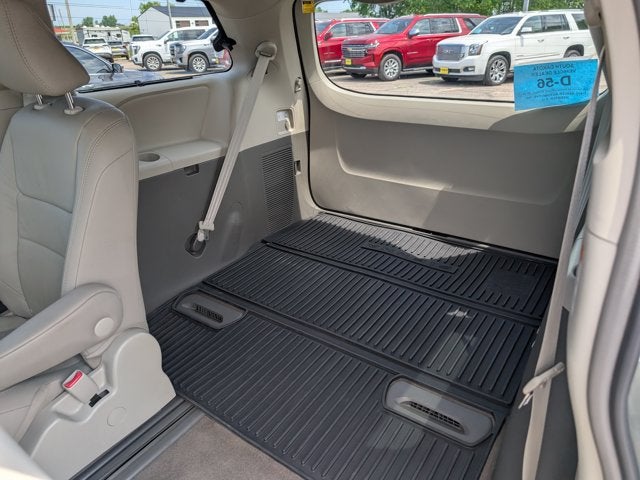 2017 Toyota Sienna XLE Auto Access Seat