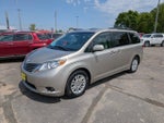 2017 Toyota Sienna XLE Auto Access Seat